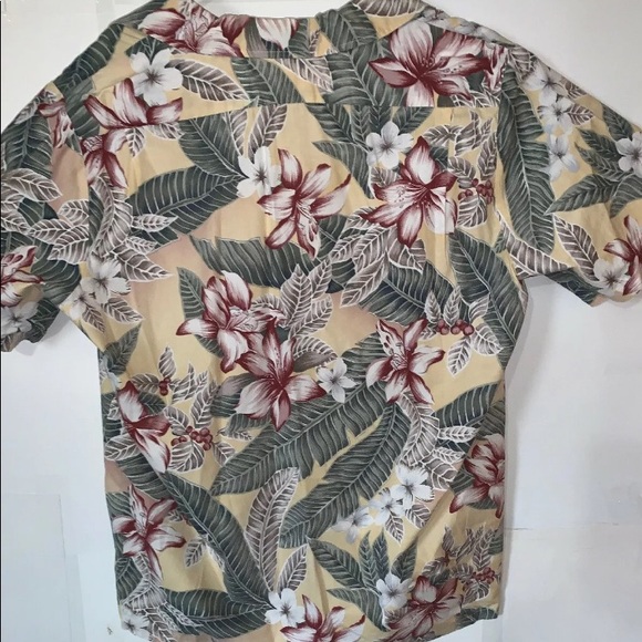 HILO HATTIE MENS HAWAIIAN CAMP SHIRT 2XL - Picture 2 of 3